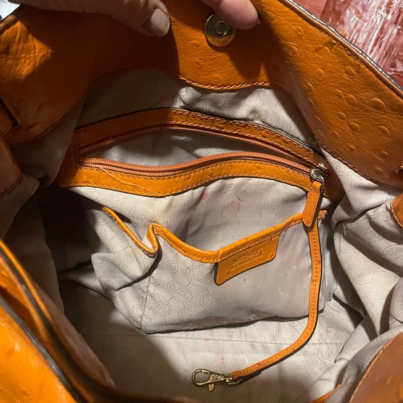 Michael Kors leather bag - Picture 3 of 13